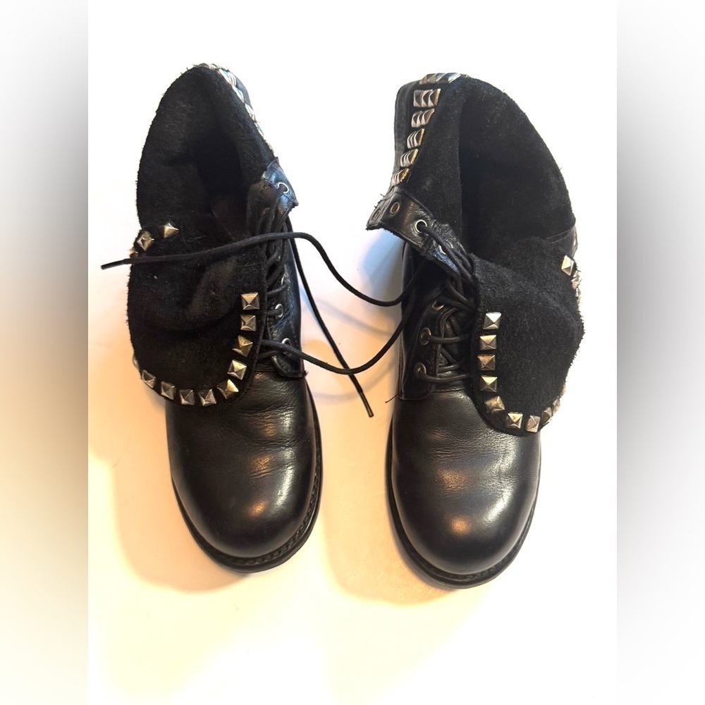Frye Rogan Black Leather Studded Fold Over Lace Combat Ankle Boots Punk Grunge - Picture 2 of 7